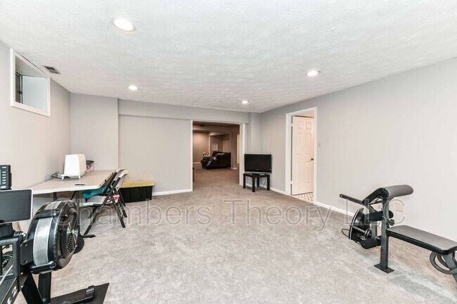 Building Photo - 5703 Pamela Dr