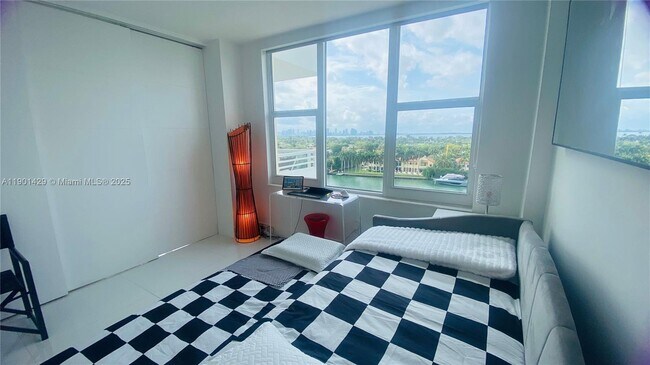 Building Photo - 5600 Collins Ave