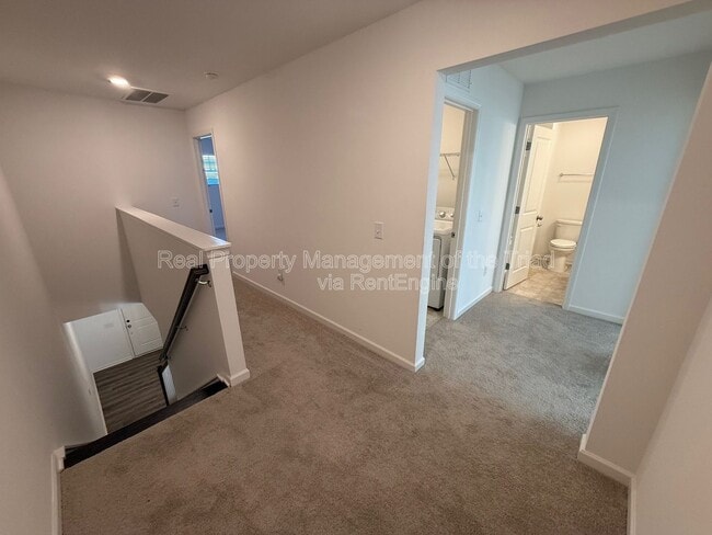 Building Photo - 206 Solacium Ln