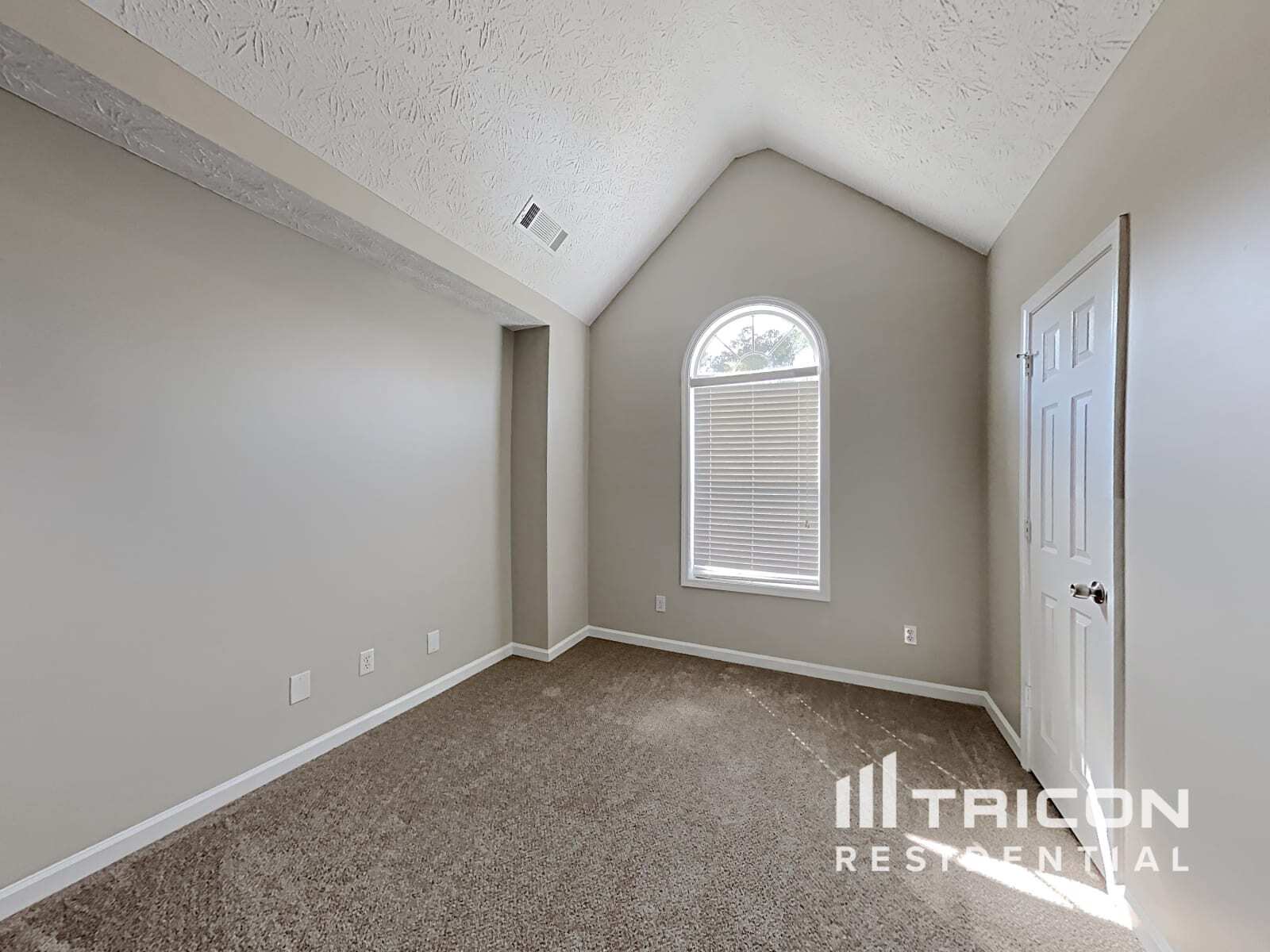 Building Photo - 65 Cascade Ct