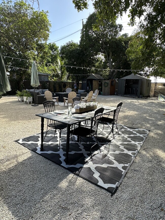 Building Photo - 336 SW 5th Ave