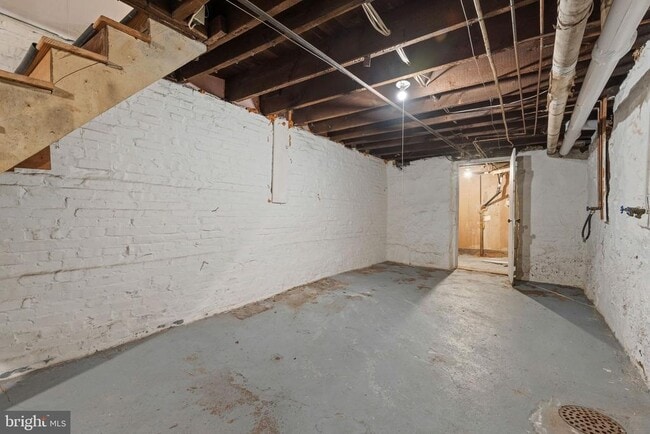 Building Photo - 331 Locust St
