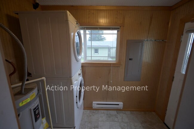 Building Photo - 2 bed, office, 2 bath, 1 car garage, in Sequim