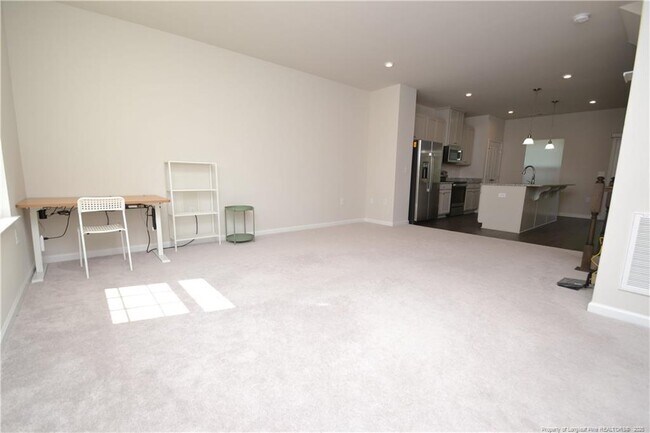 Building Photo - 1006 Romeria Dr