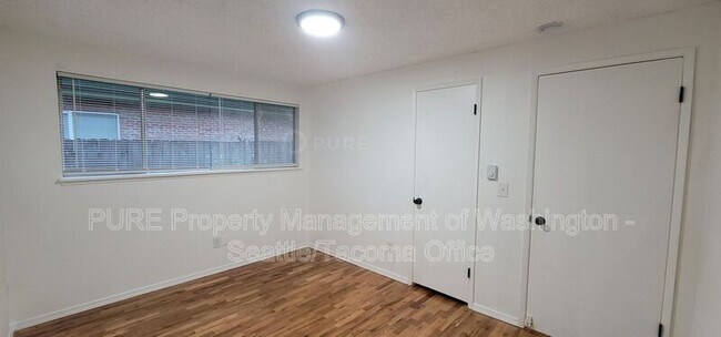 Building Photo - 920 S 68th St