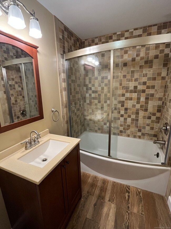 Building Photo - 18 Pinewood Shores