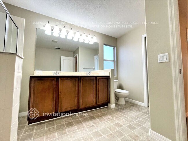 Building Photo - 9464 Leatherwood Ave