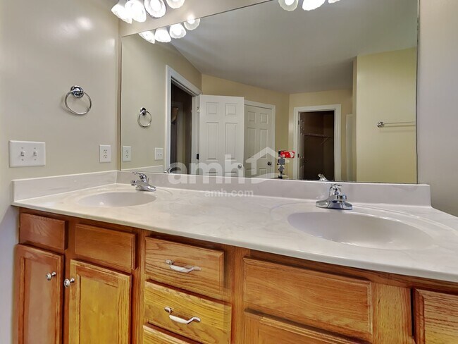 Building Photo - 1628 Antebellum Dr