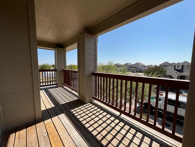 Building Photo - Beautiful 3BR, 2BA Home in Austin – Balcony & Modern Kitchen Appliances!