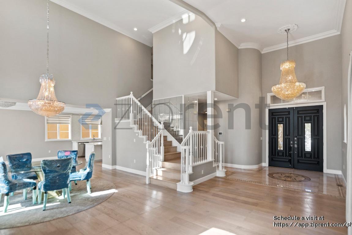 Building Photo - 51 Viola St