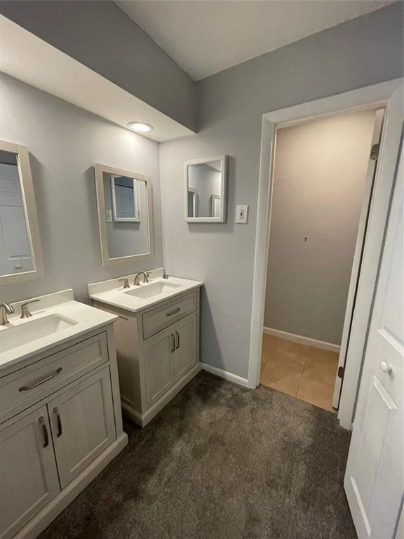 Building Photo - 1020 Country Ct