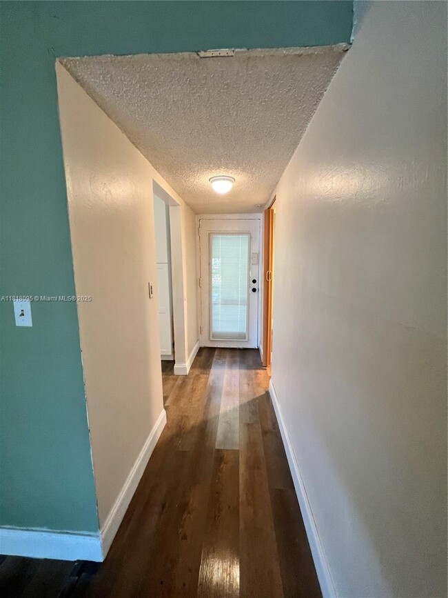 Building Photo - 1800 SW 81st Ave