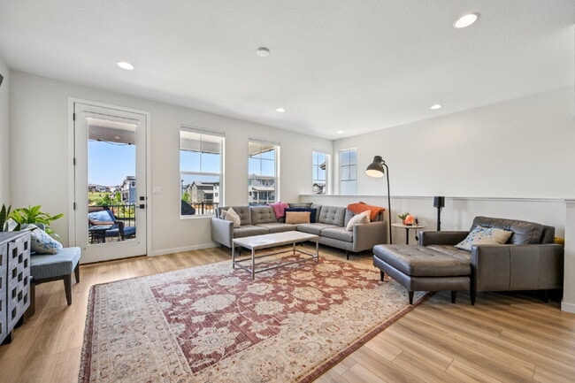 Building Photo - "Experience Spacious Comfort: 4-Bed, 3.5-Bath Retreat on Gladshine Drive!"