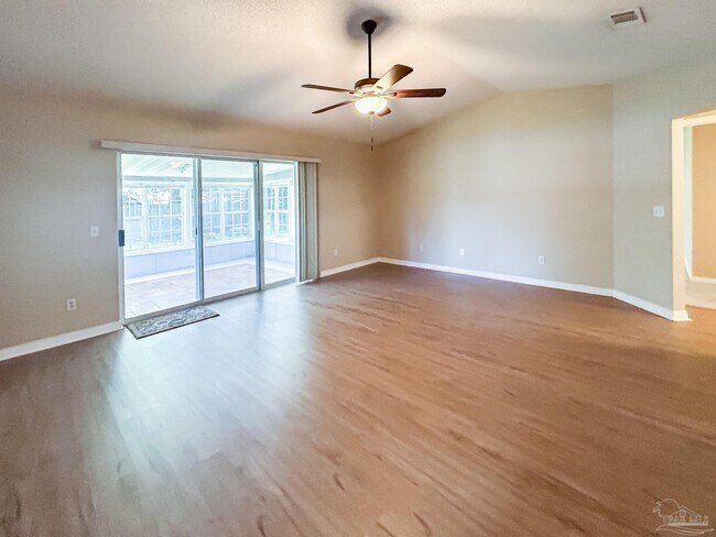 Building Photo - 1415 Tender Oaks Ln