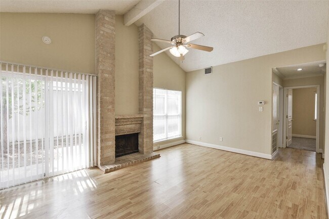 Building Photo - 23627 Pebworth Pl