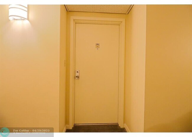 Building Photo - 3500 Galt Ocean Dr