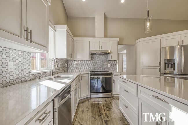 Building Photo - Stylish One-Level Living in East Vancouver!