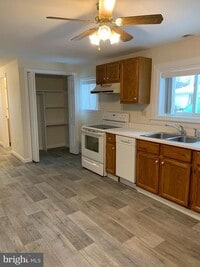 Building Photo - 1232 Railroad Rd