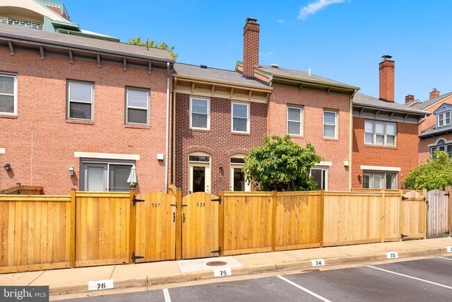 Building Photo - 535 Colecroft Ct