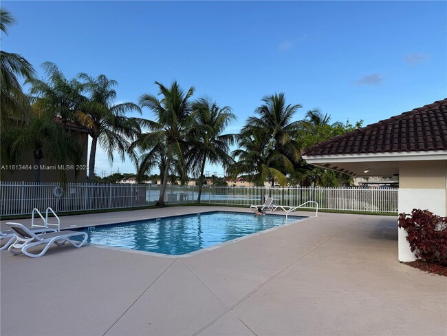 Building Photo - 17432 SW 140th Ct