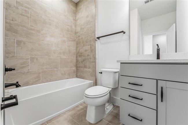 Building Photo - 15058 Grv Lk Dr