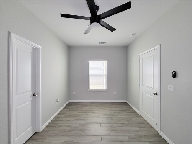 Building Photo - 16684 E Ivanhoe St