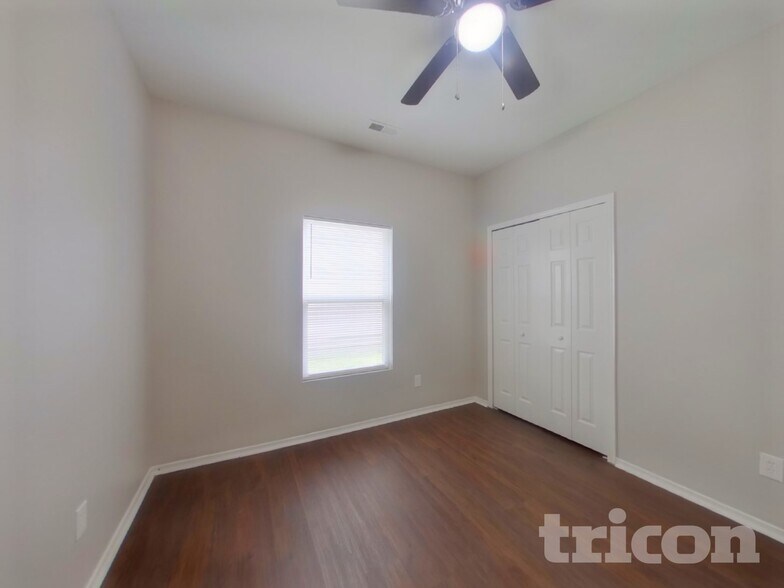 Building Photo - 2226 Buckleigh Dr