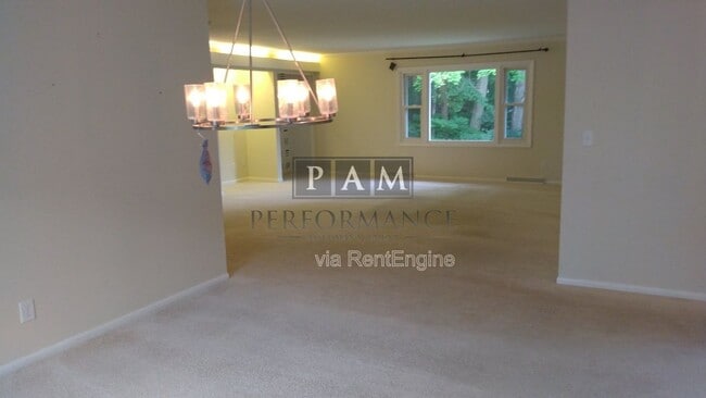 Building Photo - 13350 W Bluemound Rd