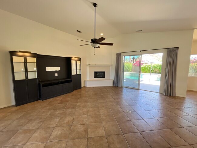 Building Photo - 78270 Calico Glen Dr