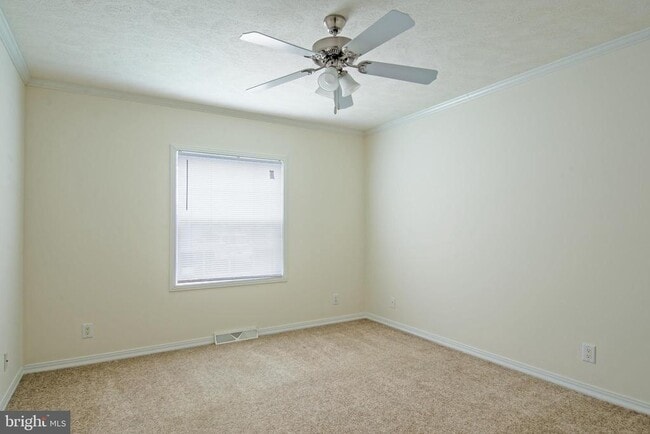 Building Photo - 192 Daffodil Dr