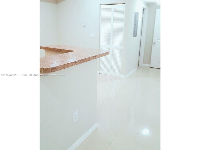 Building Photo - 220 SW 116th Ave