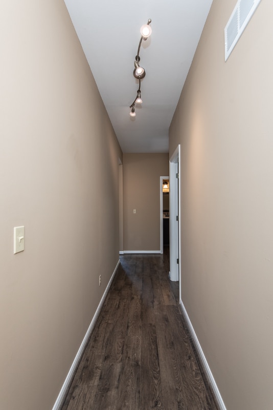 Building Photo - 720 Vista Hills Ct