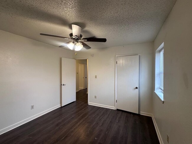 Building Photo - 413 Magnolia St