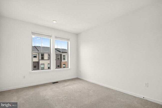 Building Photo - 20957 Bluebird Sq
