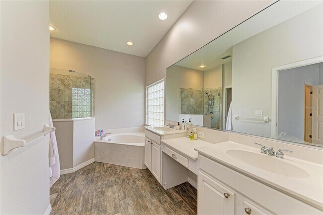 Building Photo - 7007 Bridle Path Ct