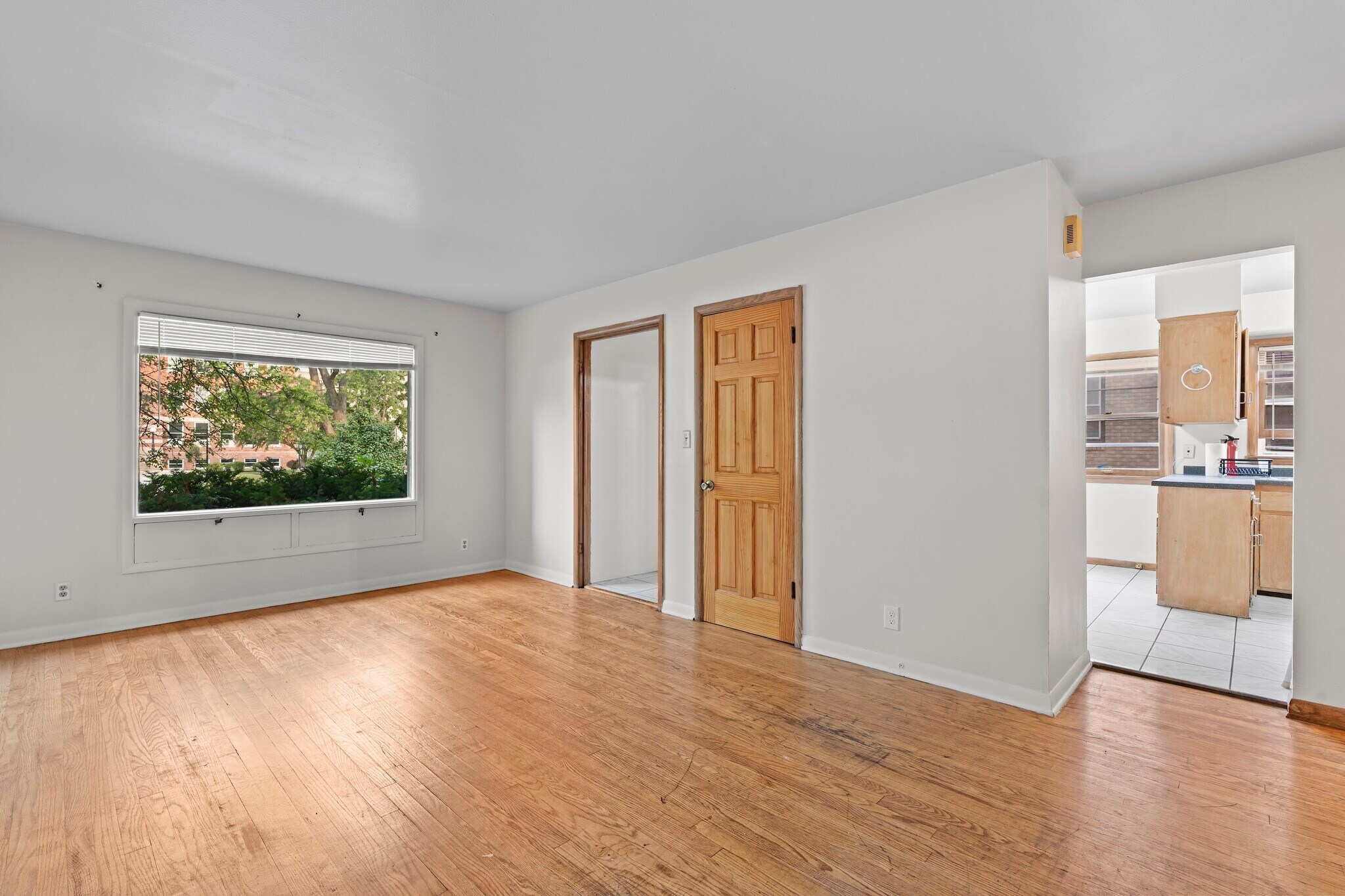 Building Photo - 3216 N Downer Ave