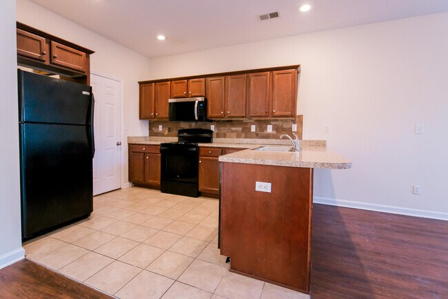 Building Photo - 3851 Dylan Pl