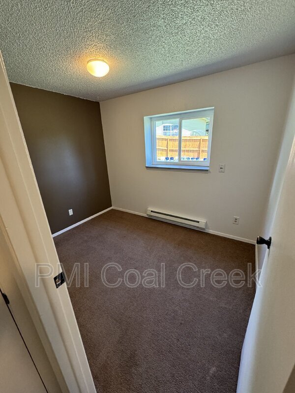 Building Photo - 104 Judson St