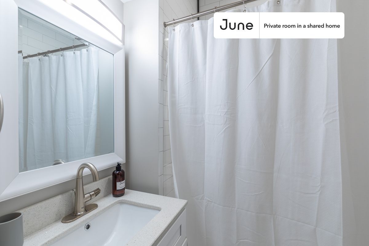 Building Photo - Room in Shared 2 bed/1 bath home in North End