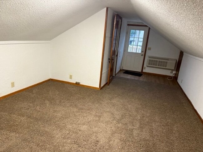 Building Photo - WH-Main Duplex