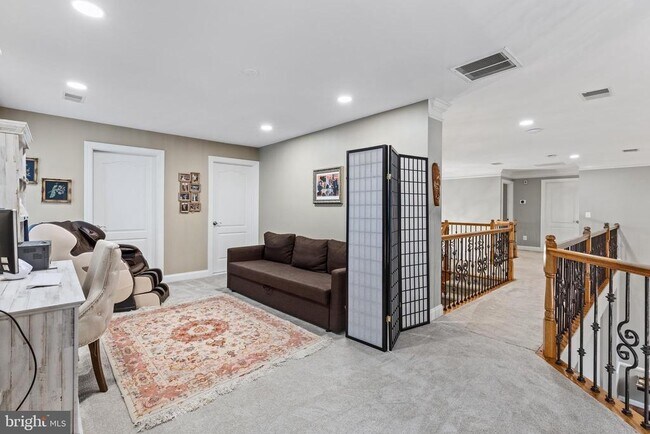 Building Photo - 15292 Golf View Dr