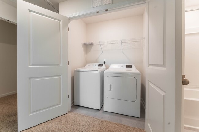 Building Photo - 390 Freestall Dr