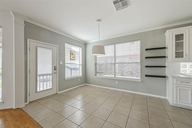 Building Photo - 9910 Brook Meadow Ln