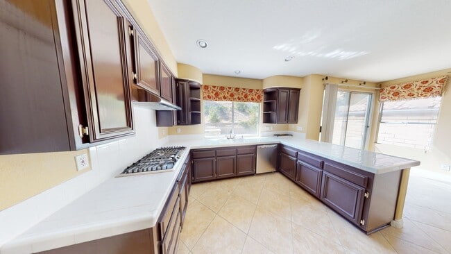 Building Photo - Welcome to Picasso Dr!