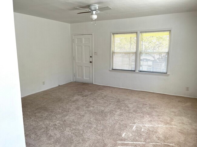 Building Photo - 618 W 26th St