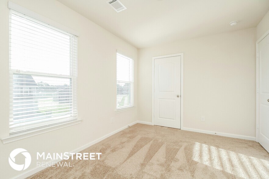 Building Photo - 2618 Stinger Dr