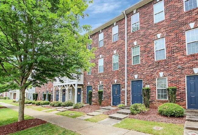 Primary Photo - Charming 1 Bedroom/1 Bathroom Condo - Newl...
