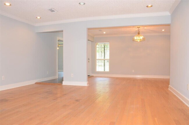 Building Photo - 6502 Briar Terrace Dr