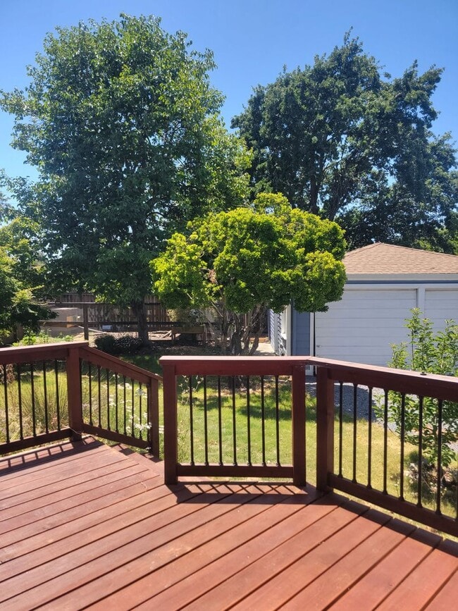 Building Photo - Charming 2-Bed, 2-Bath with Modern Touches...