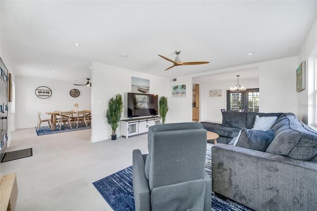 Building Photo - 4622 Bay Crest Dr